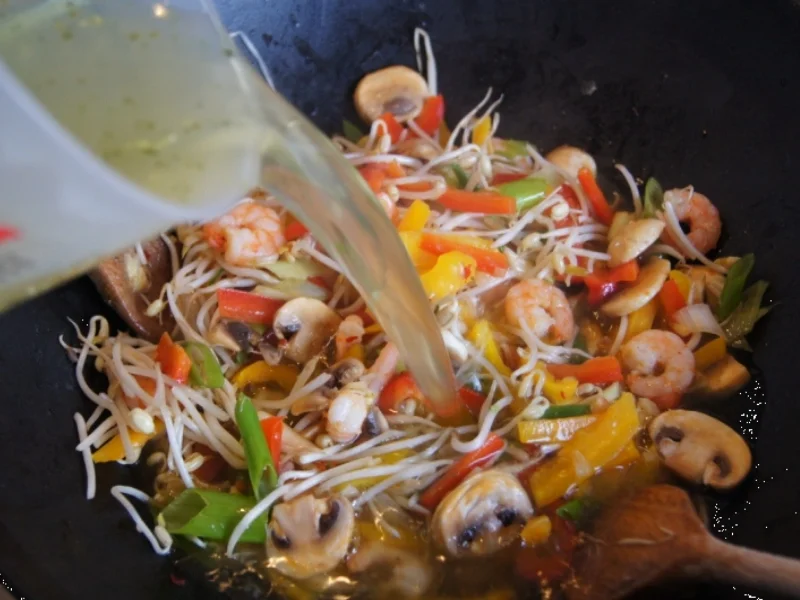 Rezept: Glasnudelsuppe mit Garnelen und Gemüse Bild Nr. 2343 Glasnudelsuppe mit Garnelen und Gemüse - Rezept - Bild Nr. 2343