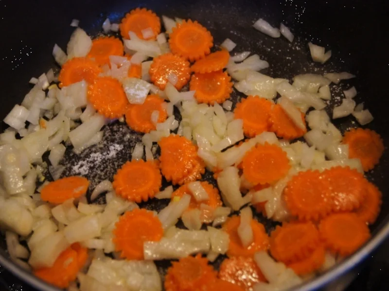 Rezept: Koriander-Möhren-Zwiebel-Omelett Bild Nr. 2337 Koriander-Möhren-Zwiebel-Omelett - Rezept - Bild Nr. 2337