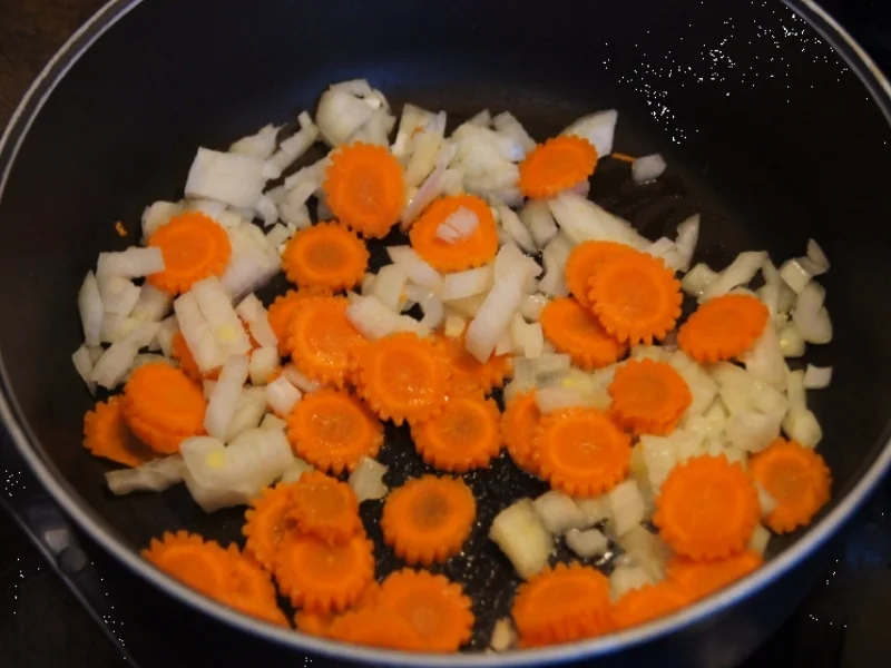 Rezept: Koriander-Möhren-Zwiebel-Omelett Bild Nr. 2343 Koriander-Möhren-Zwiebel-Omelett - Rezept - Bild Nr. 2343