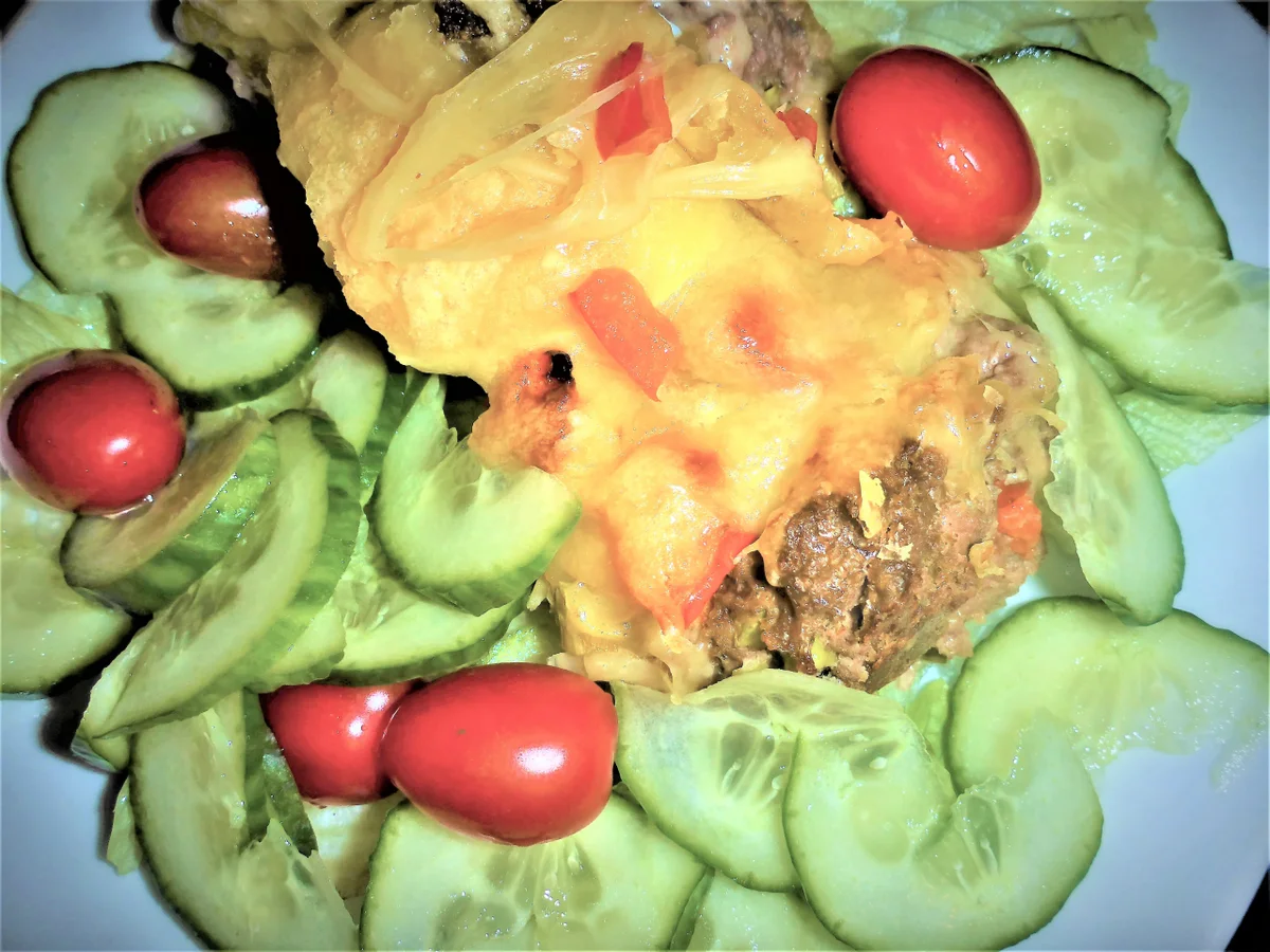 Falscher Hase, gebettet auf frischem Salat  á la Britta - Rezept - Bild Nr. 2351