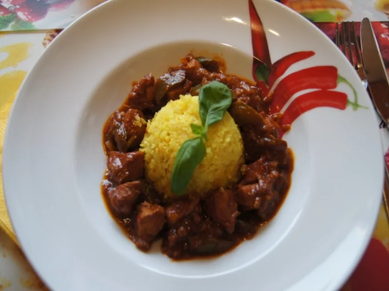 Putengulasch im Wok mit Curry-Blumenkohl-Reis - Rezept - Bild Nr. 2351