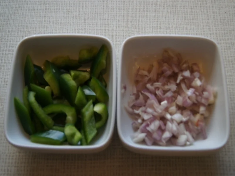 Putengulasch im Wok mit Curry-Blumenkohl-Reis - Rezept - Bild Nr. 2352