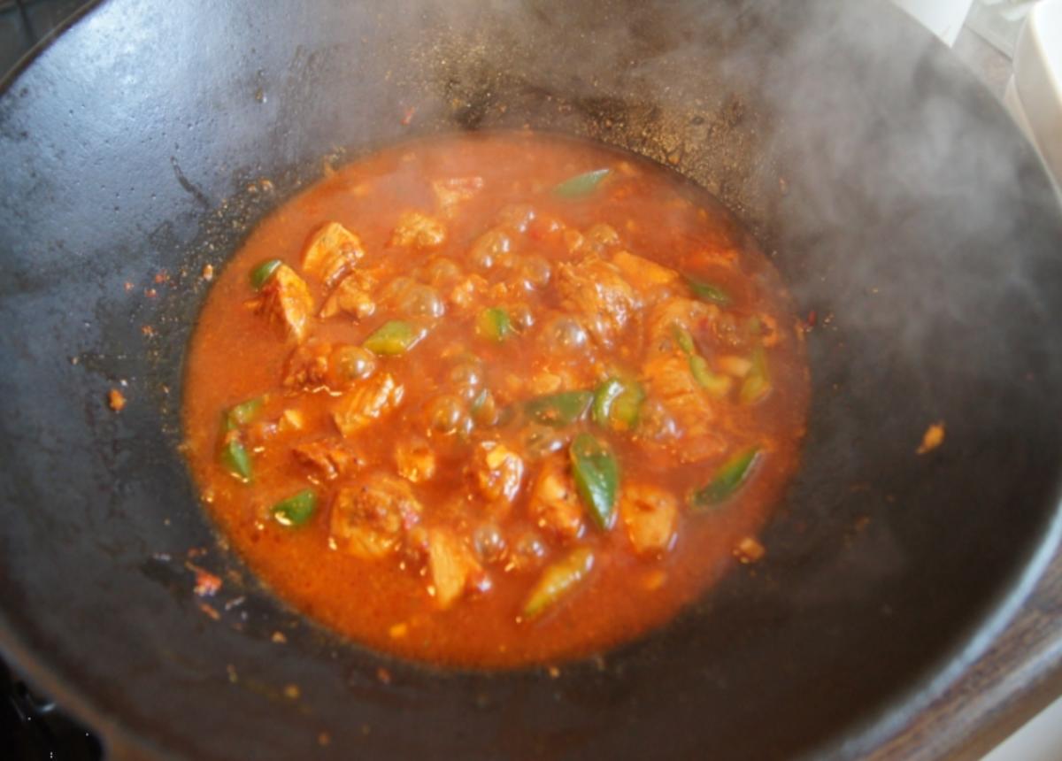 Putengulasch im Wok mit Curry-Blumenkohl-Reis - Rezept - Bild Nr. 2358