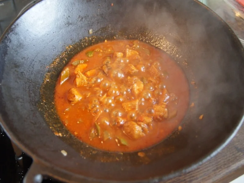 Putengulasch im Wok mit Curry-Blumenkohl-Reis - Rezept - Bild Nr. 2360