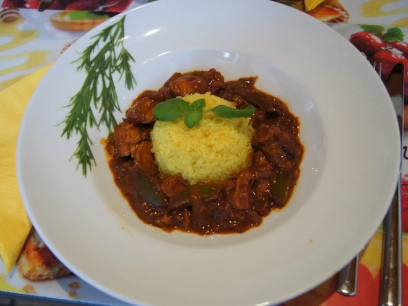 Putengulasch im Wok mit Curry-Blumenkohl-Reis - Rezept - Bild Nr. 2366