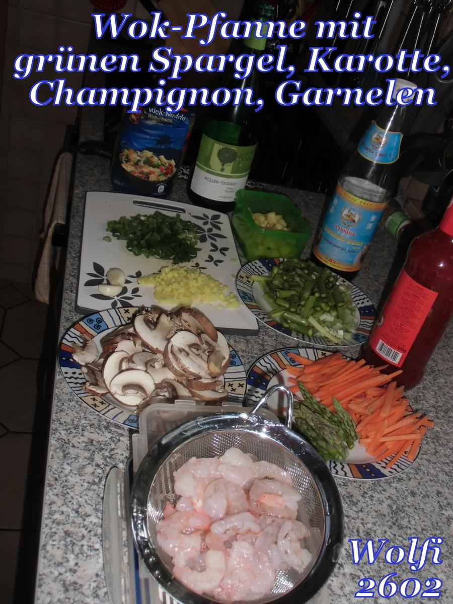 Grüner Spargel, Karotten, Champignon, Ananas mit Instant Wok-Nudeln und Garnelen - Rezept - Bild Nr. 2353