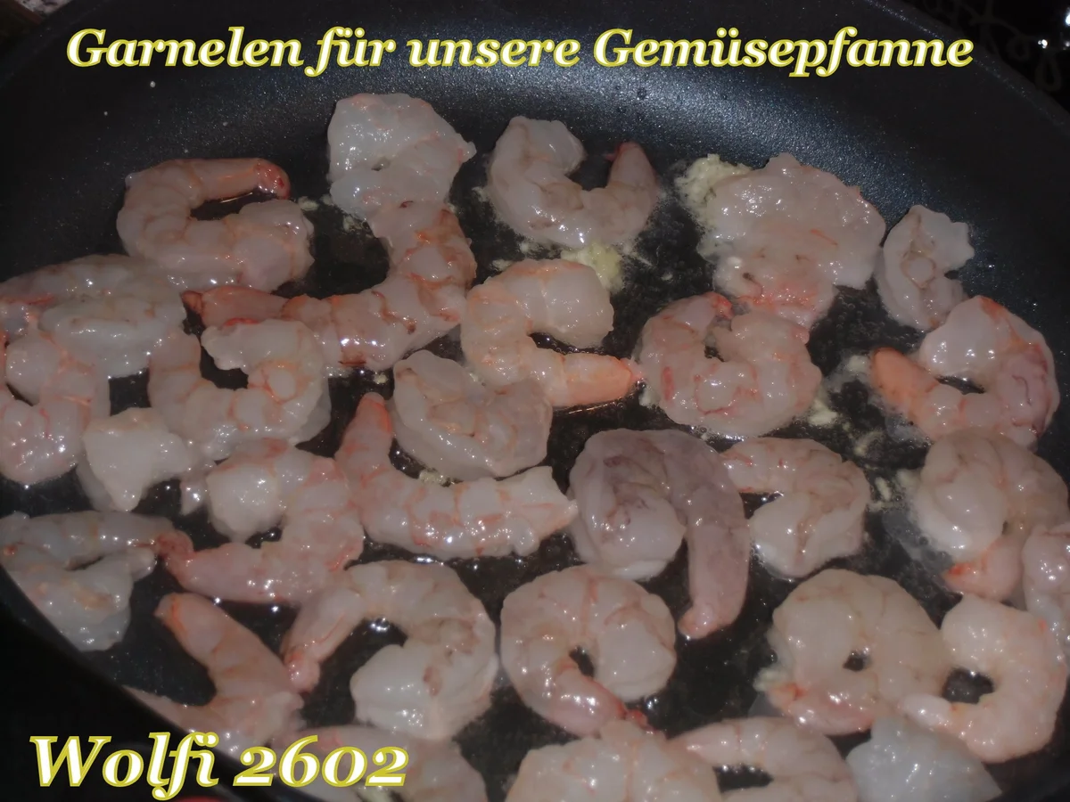 Rezept: Grüner Spargel, Karotten, Champignon, Ananas mit Instant Wok-Nudeln und Garnelen Bild Nr. 2355 Grüner Spargel, Karotten, Champignon, Ananas mit Instant Wok-Nudeln und Garnelen - Rezept - Bild Nr. 2355