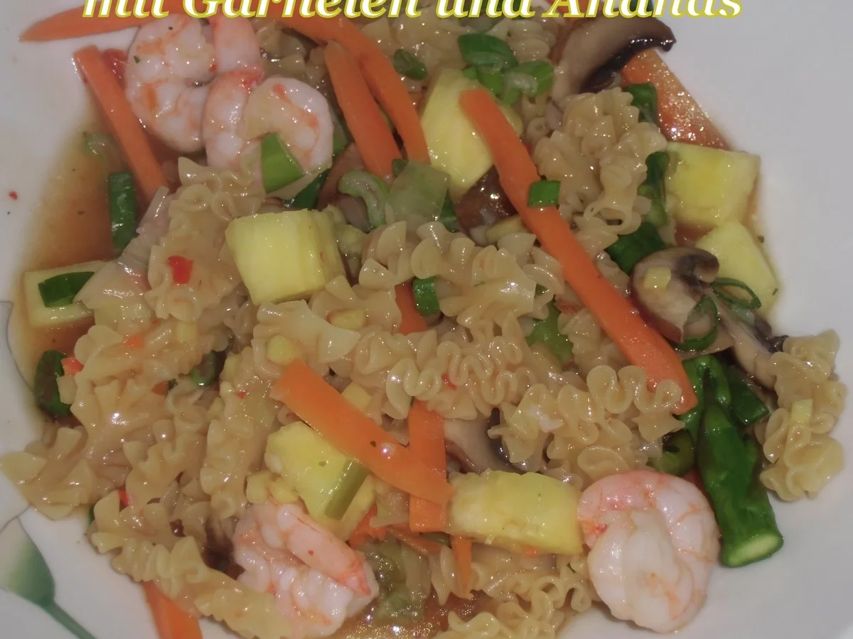 Rezept: Grüner Spargel, Karotten, Champignon, Ananas mit Instant Wok-Nudeln und Garnelen Bild Nr. 2357 Grüner Spargel, Karotten, Champignon, Ananas mit Instant Wok-Nudeln und Garnelen - Rezept - Bild Nr. 2357