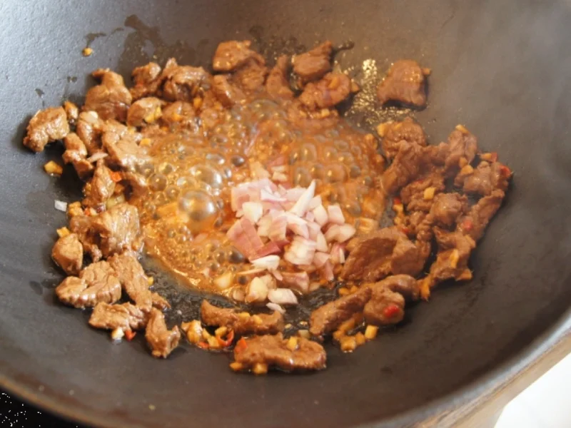 Rezept: Rindfleischsuppe im Wok mit Gemüse und Reisnudeln Bild Nr. 2360 Rindfleischsuppe im Wok mit Gemüse und Reisnudeln - Rezept - Bild Nr. 2360