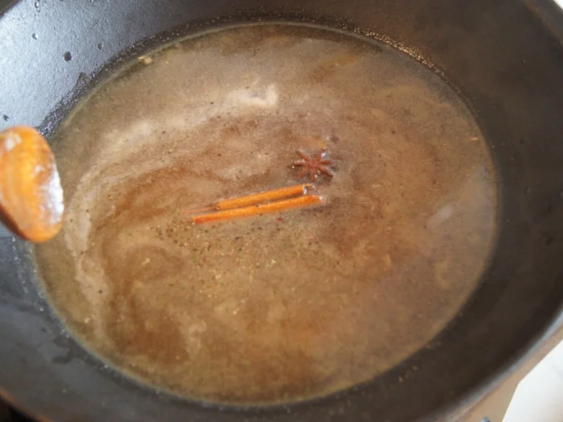 Rezept: Rindfleischsuppe im Wok mit Gemüse und Reisnudeln Bild Nr. 2363 Rindfleischsuppe im Wok mit Gemüse und Reisnudeln - Rezept - Bild Nr. 2363