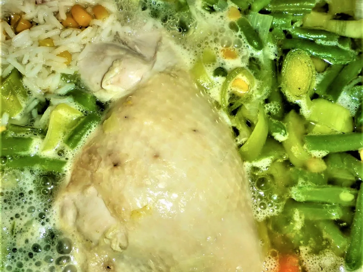 Hühnersuppe mit Hähnchenschenkeln, anstelle, von Huhn a la Britta - Rezept - Bild Nr. 2