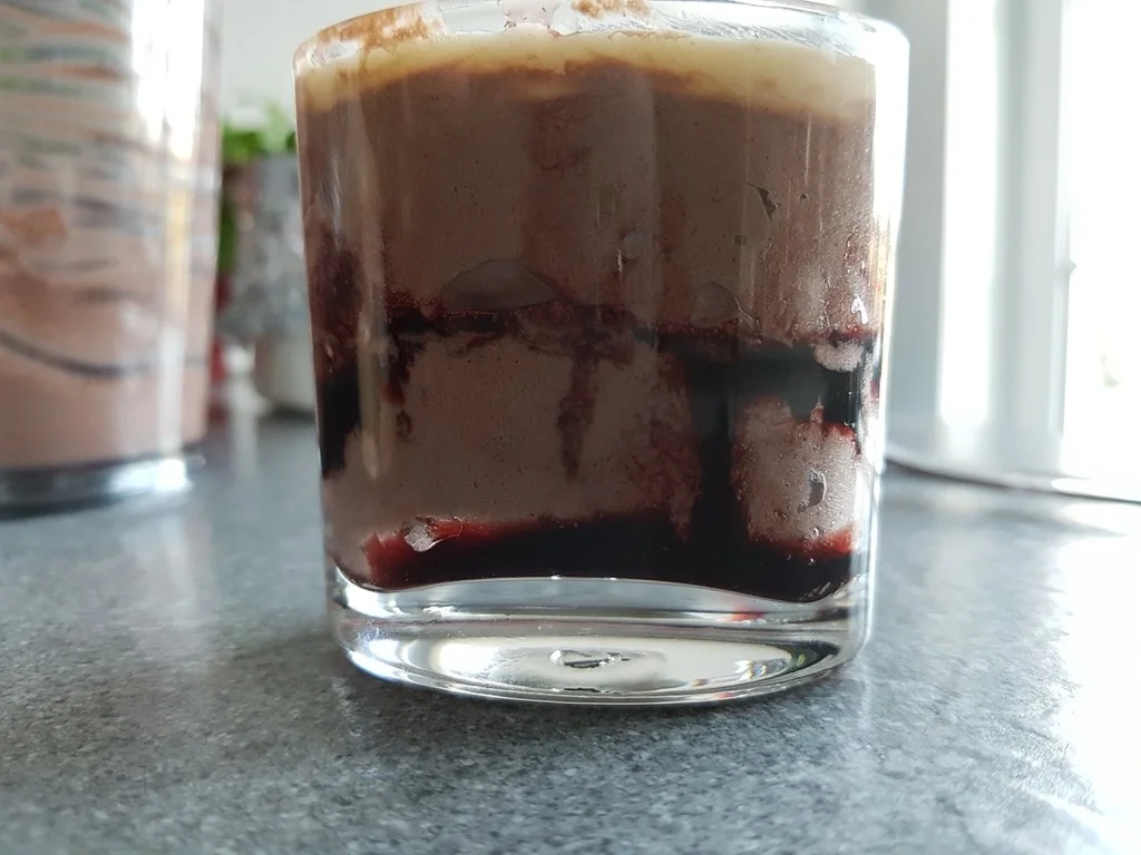 Rezept: Nougatcreme mit Amarenakirschen Bild Nr. 2368 Nougatcreme mit Amarenakirschen - Rezept - Bild Nr. 2368