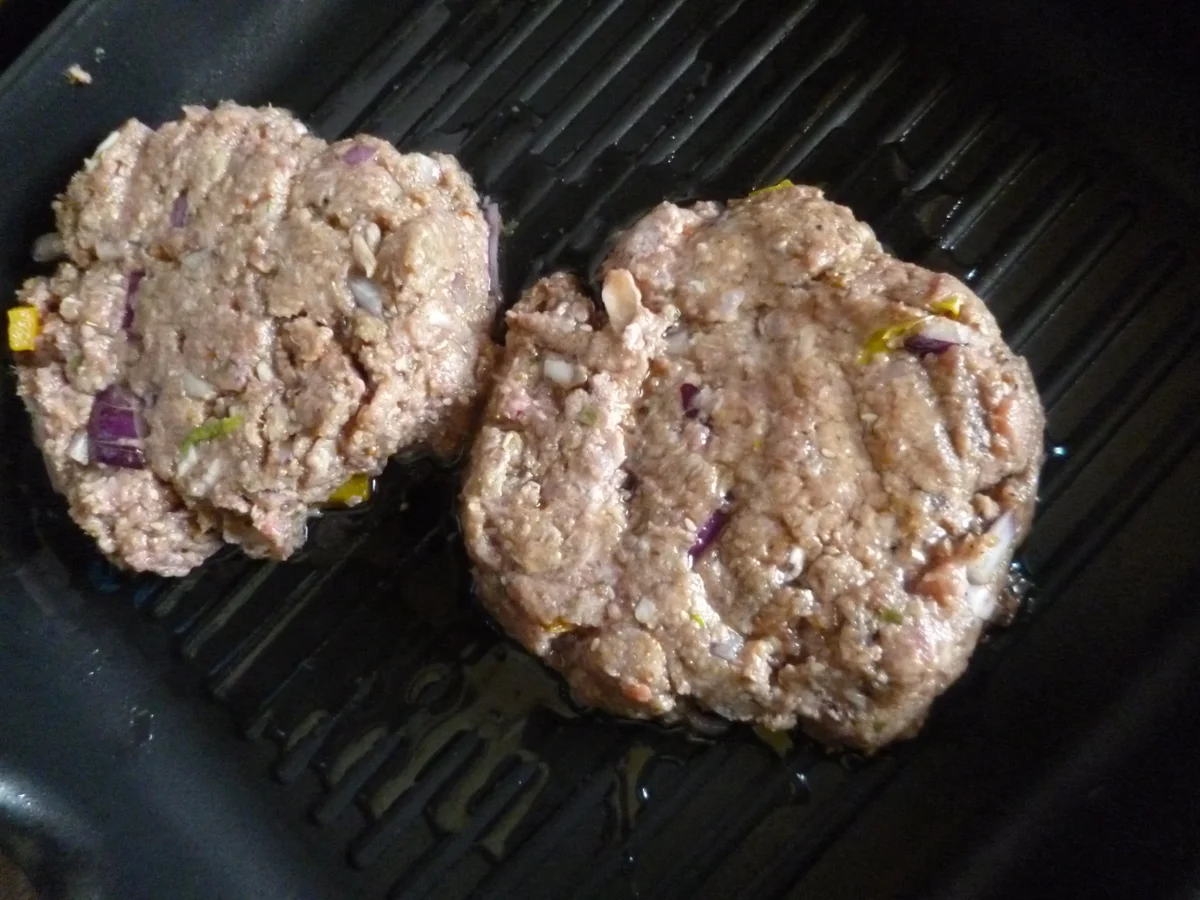 Rezept: Party-Hacksteaks oder Frikadellen Bild Nr. 2381 Party-Hacksteaks oder Frikadellen - Rezept - Bild Nr. 2381