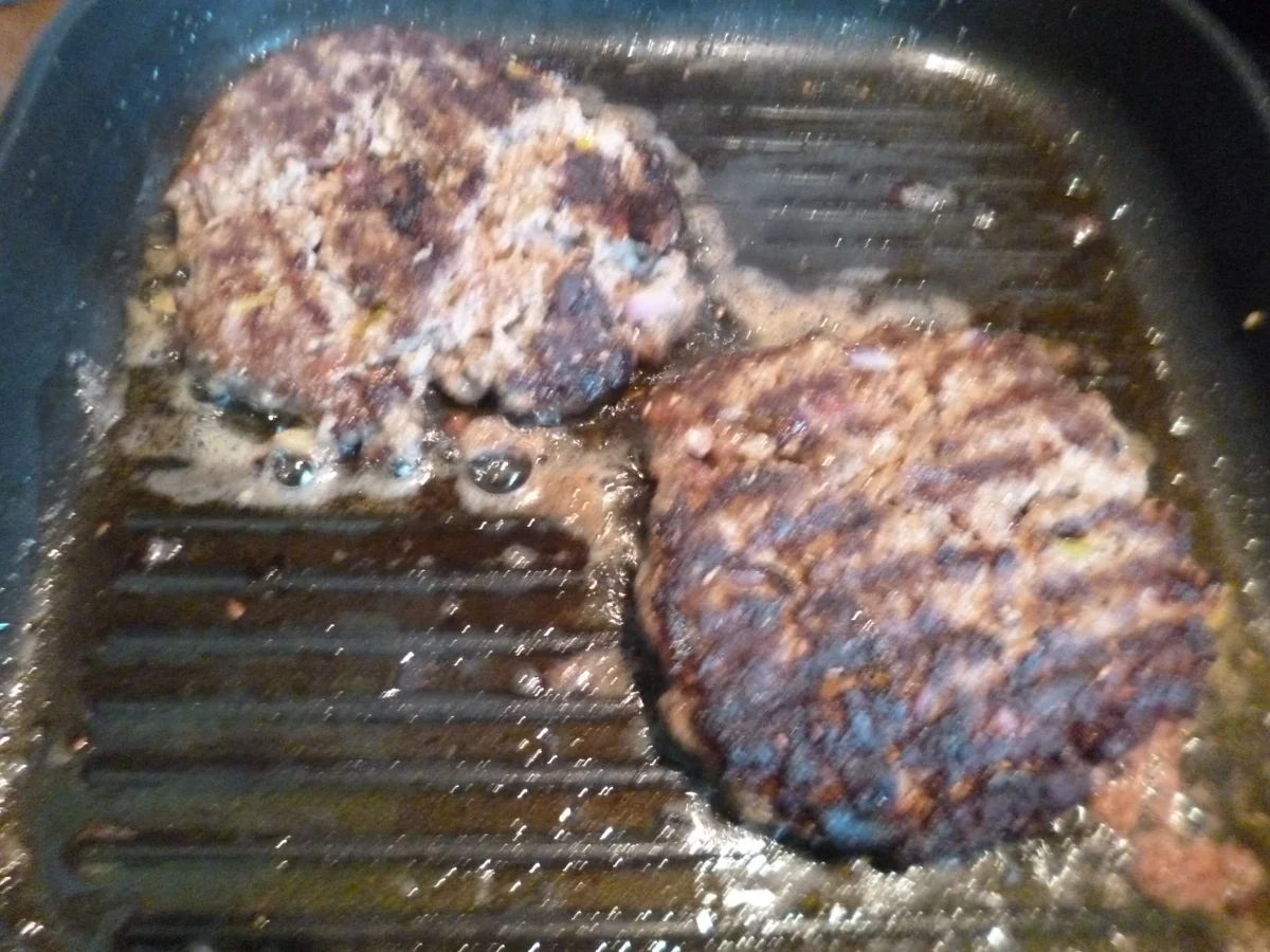 Rezept: Party-Hacksteaks oder Frikadellen Bild Nr. 2382 Party-Hacksteaks oder Frikadellen - Rezept - Bild Nr. 2382