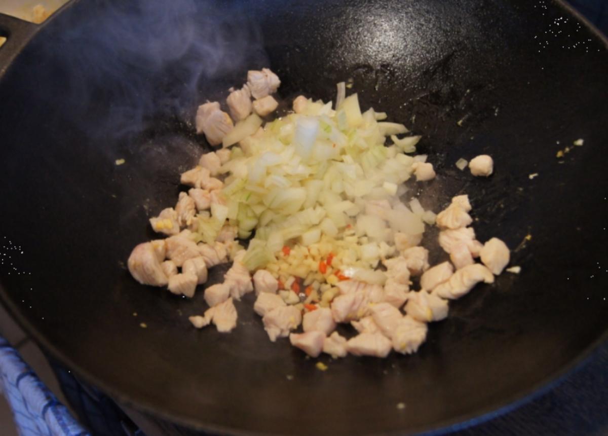 Nasi Goreng mit Curry-Blumenkohl-Reis - Rezept - Bild Nr. 2386