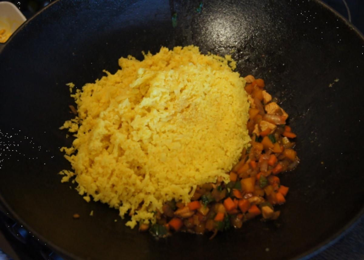 Nasi Goreng mit Curry-Blumenkohl-Reis - Rezept - Bild Nr. 2389
