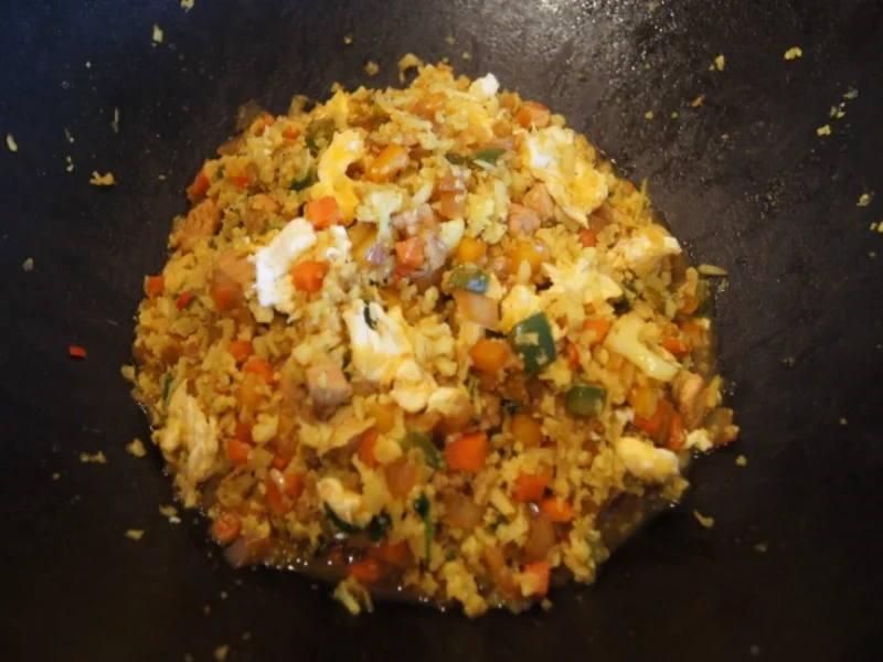 Nasi Goreng mit Curry-Blumenkohl-Reis - Rezept - Bild Nr. 2393