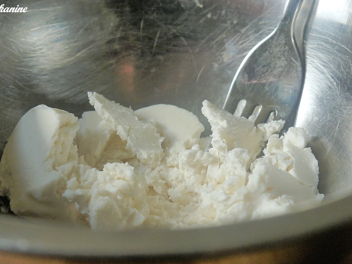 Pikanter Ziegenfrischkäseaufstrich mit frischen Kräutern - Rezept - Bild Nr. 3