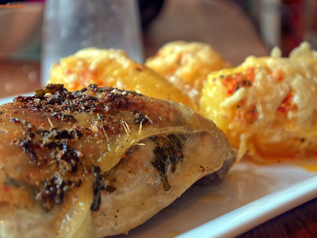 Rezept: Pikante Hähnchenkeule mit scharfen Fächerkartoffeln Bild Nr. 2 Pikante Hähnchenkeule mit scharfen Fächerkartoffeln - Rezept - Bild Nr. 2