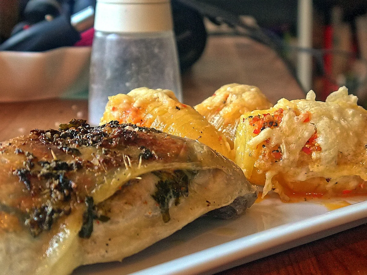 Rezept: Pikante Hähnchenkeule mit scharfen Fächerkartoffeln Bild Nr. 3 Pikante Hähnchenkeule mit scharfen Fächerkartoffeln - Rezept - Bild Nr. 3