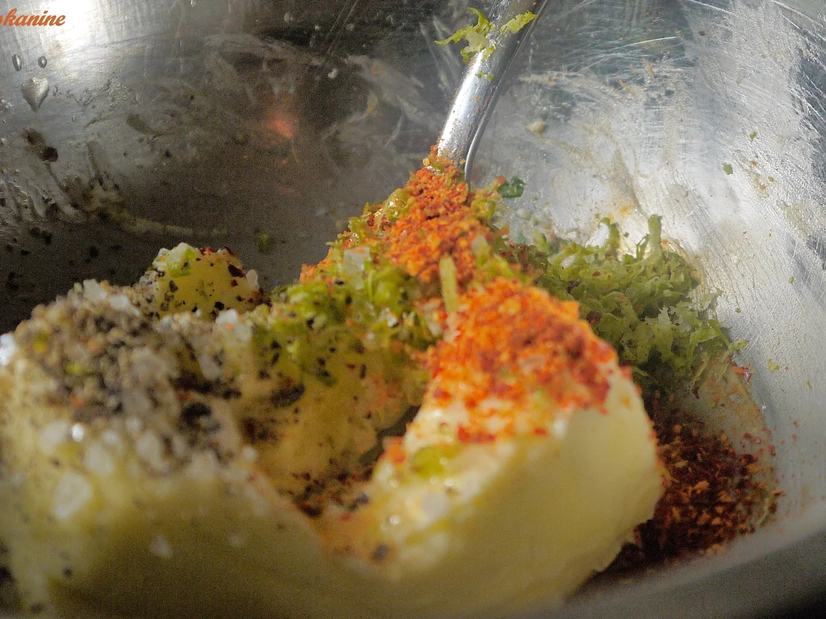 Rezept: Pikante Hähnchenkeule mit scharfen Fächerkartoffeln Bild Nr. 5 Pikante Hähnchenkeule mit scharfen Fächerkartoffeln - Rezept - Bild Nr. 5