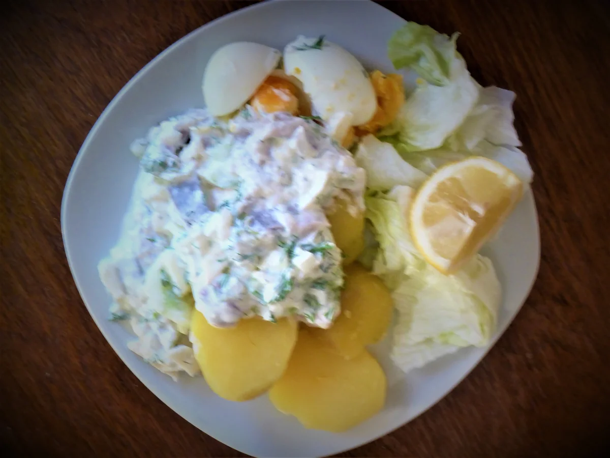 Matjes, in süß- saurer Sahne eingelegt,nach Hausfrauen Art a la Britta - Rezept - Bild Nr. 2386