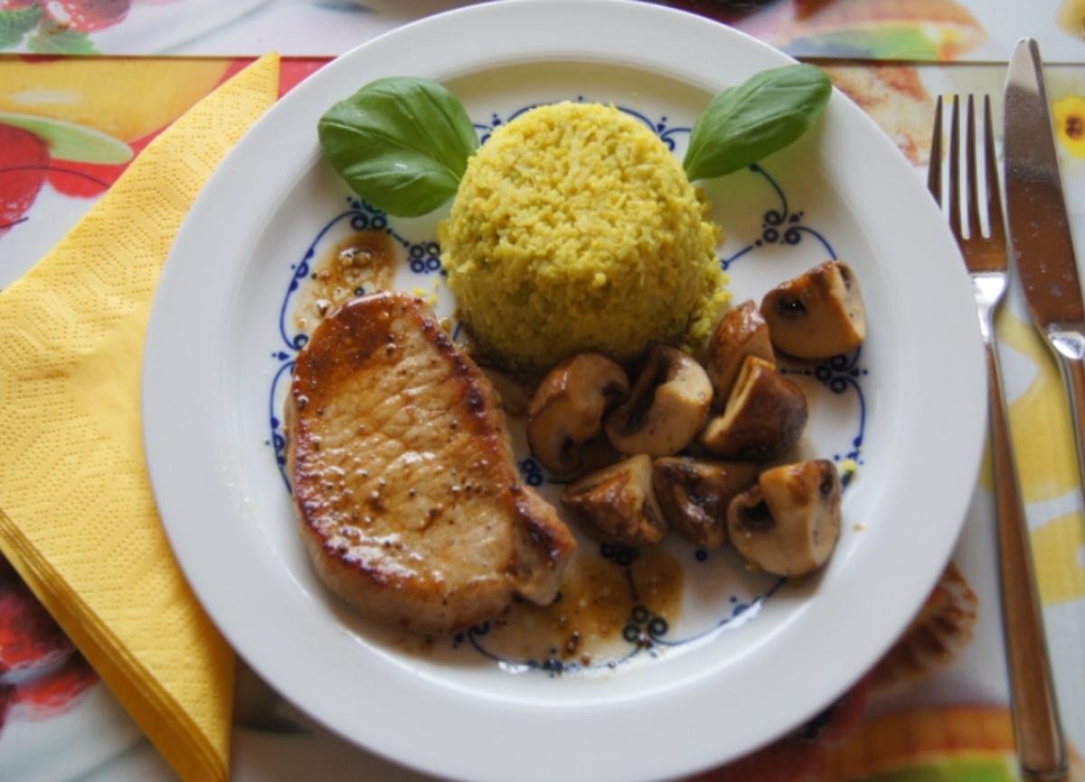 Minutensteak mit gelben Romanesco-Reis und braunen Champignons - Rezept - Bild Nr. 2383