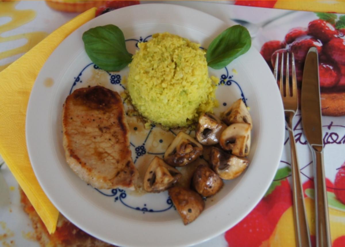 Minutensteak mit gelben Romanesco-Reis und braunen Champignons - Rezept - Bild Nr. 2393