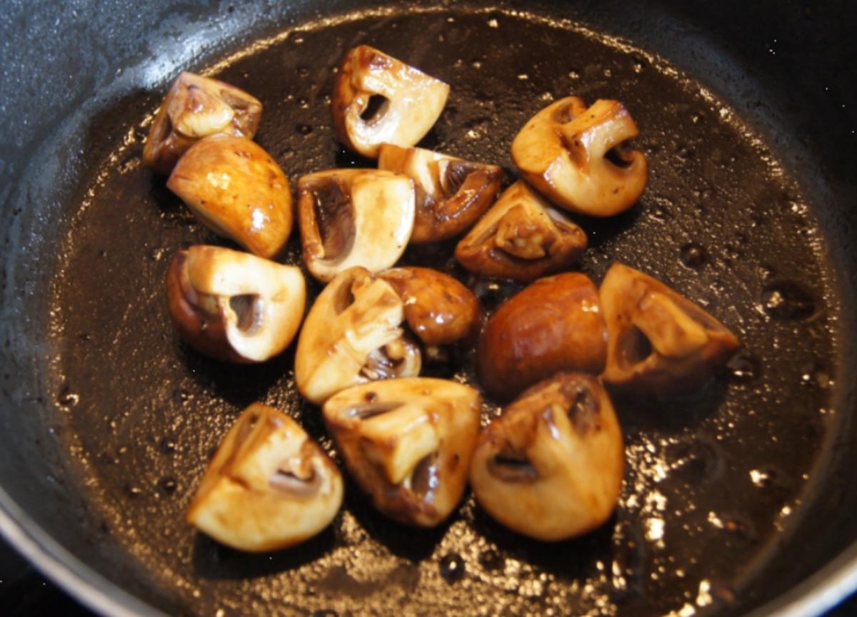 Minutensteak mit gelben Romanesco-Reis und braunen Champignons - Rezept - Bild Nr. 2394