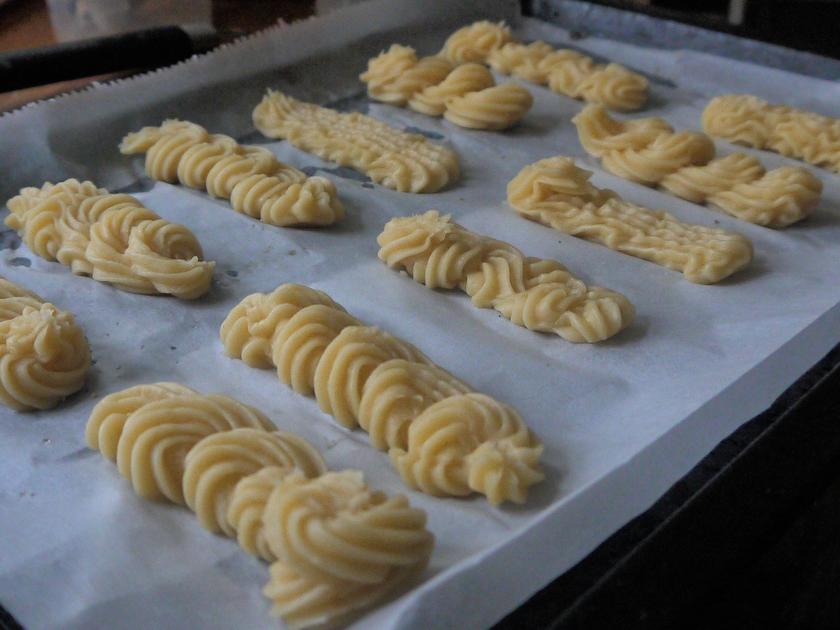 Eclairs mit Amarettini Creme und Limoncello Guss - einfach - 221 kcal/100g