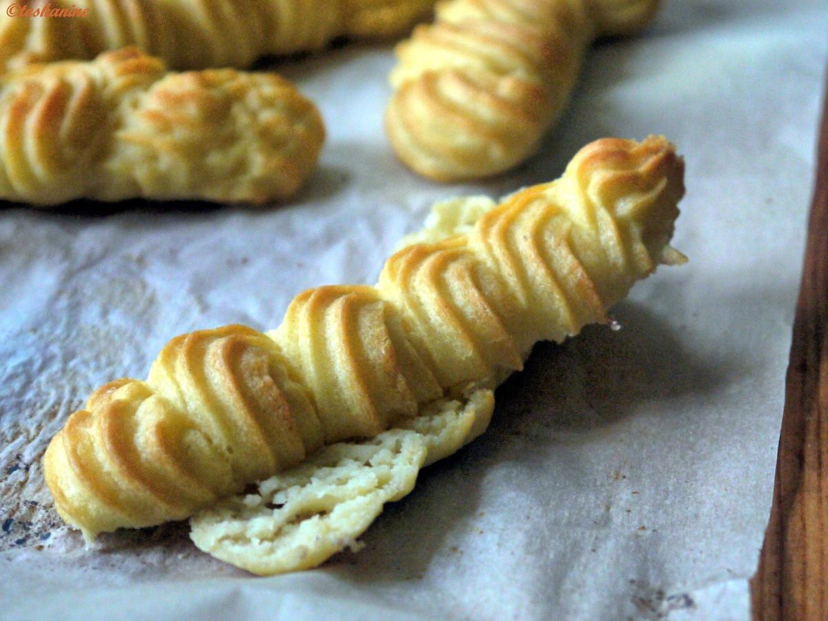 Eclairs mit Amarettini-Creme und Limoncello-Guss - Rezept - kochbar.de