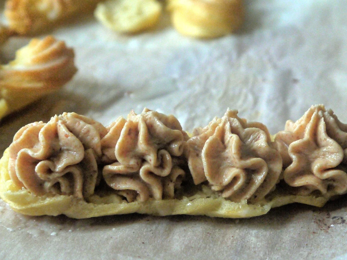 Eclairs mit Amarettini-Creme und Limoncello-Guss - Rezept - Bild Nr. 16