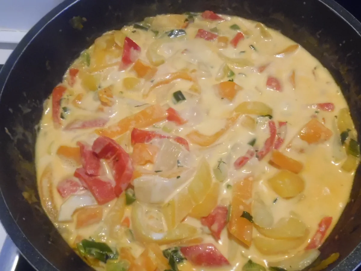 Kabeljau-Filet auf Rahmgemüse mit leicht asiatischem Touch - Rezept - Bild Nr. 2404