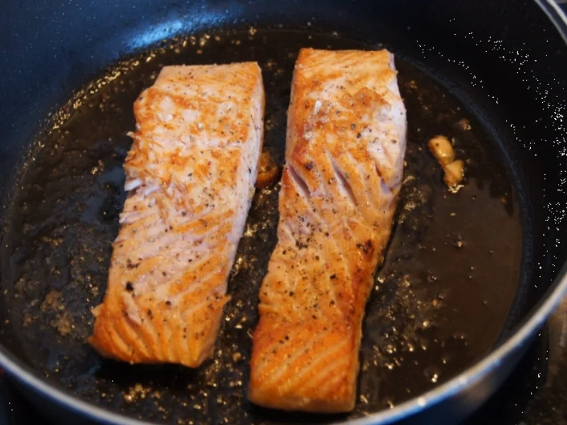 Lachsfilet mit Pimentos auf geschmorten Gemüse - Rezept - Bild Nr. 2406