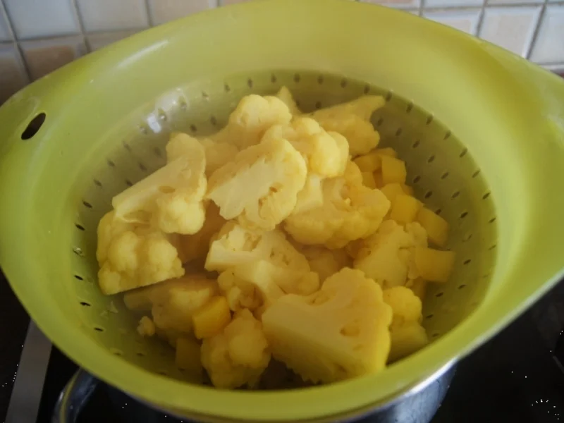 Rezept: Curry Blumenkohlauflauf Bild Nr. 2402 Curry Blumenkohlauflauf - Rezept - Bild Nr. 2402