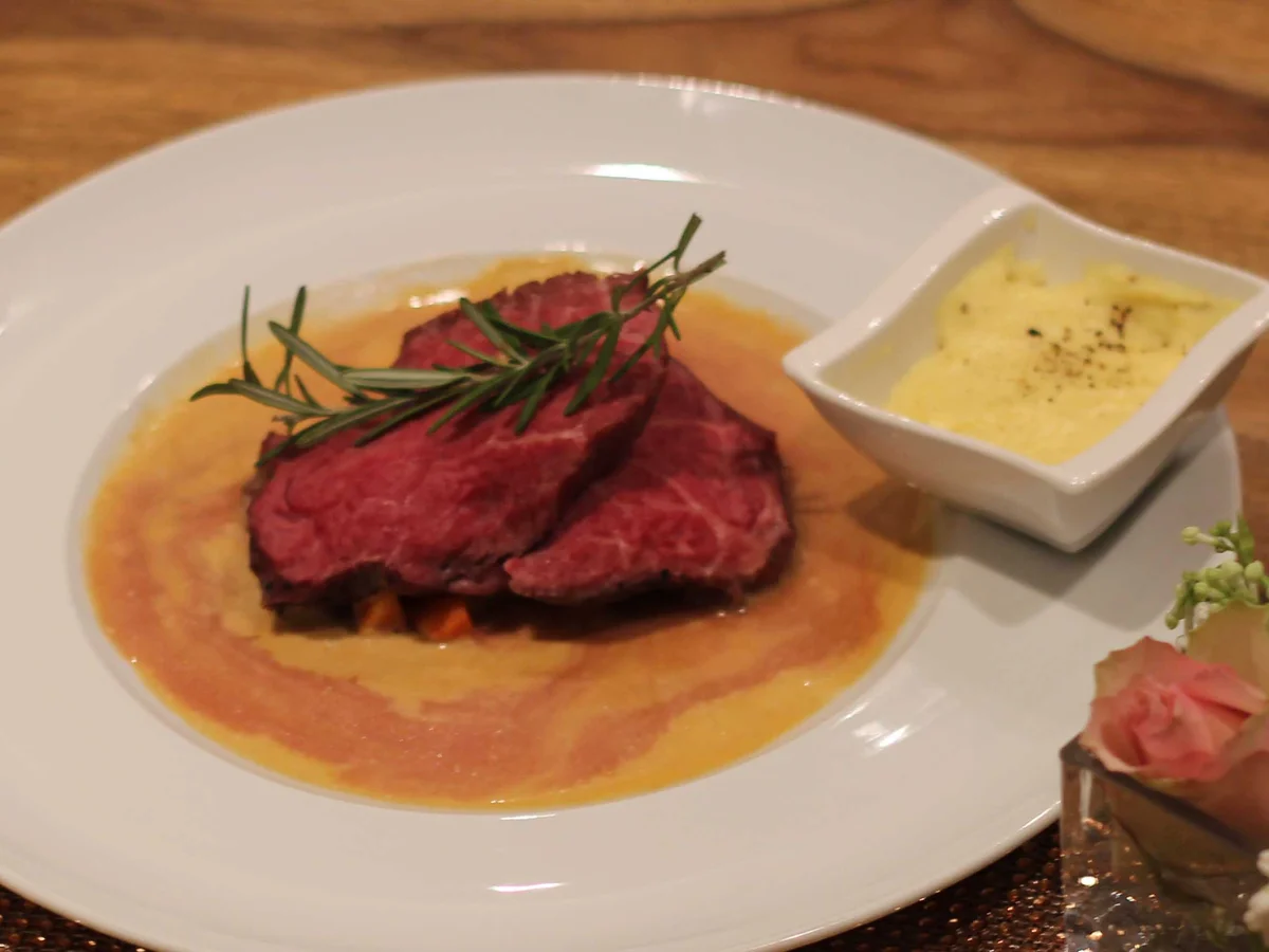 Edelstück vom Rind, Sous-vide gegart, serviert mit Whisky Sauce - Rezept - Bild Nr. 2