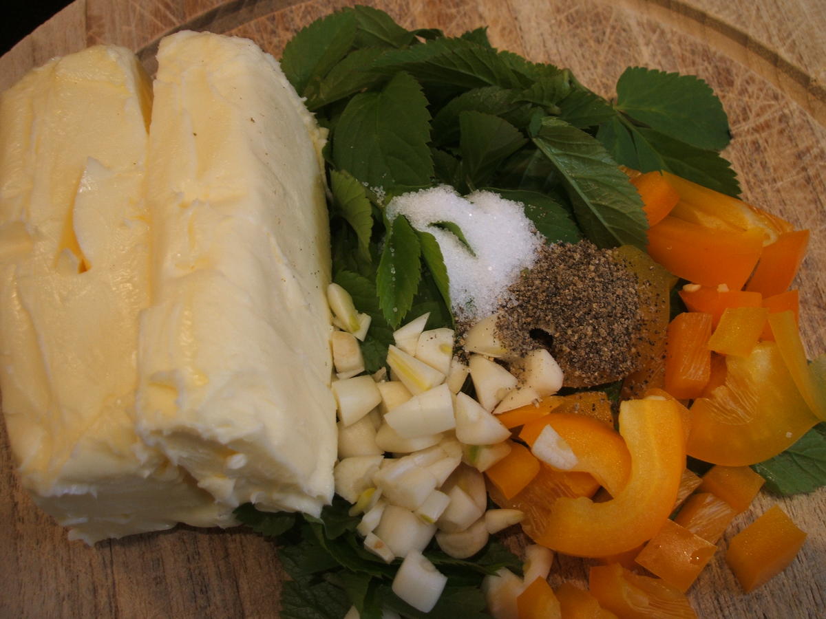 Vorrat GierschPaprikaKnoblauchButter Rezept kochbar.de