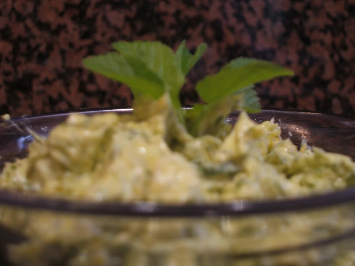 Vorrat: Giersch-Paprika-Knoblauch-Butter - Rezept - Bild Nr. 2404