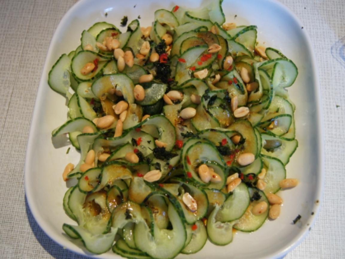 Thailändischer Gurkensalat mit Garnelen - Rezept - kochbar.de