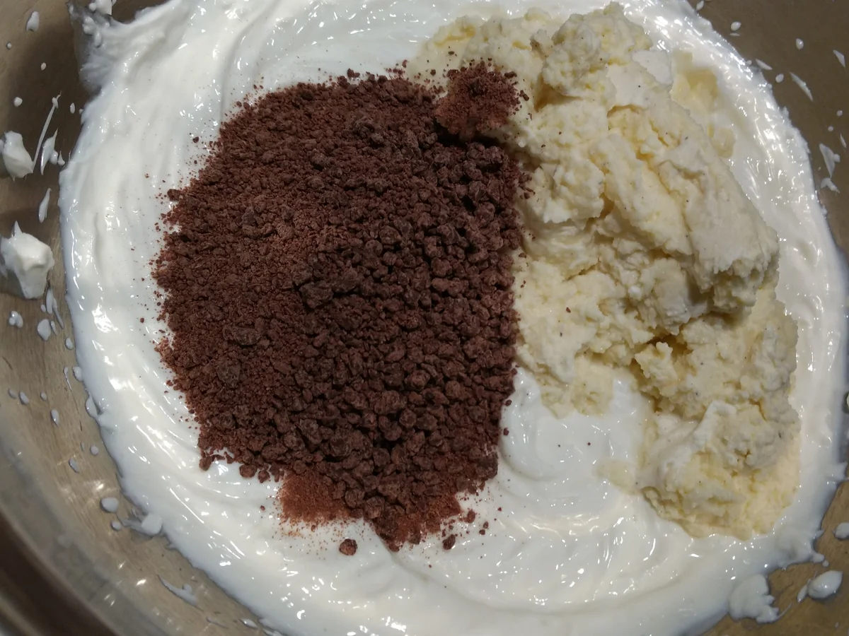 Rezept: BiNe` S MAULWURFKUCHEN MIT ERDBEEREN Bild Nr. 2435 BiNe` S MAULWURFKUCHEN MIT ERDBEEREN - Rezept - Bild Nr. 2435