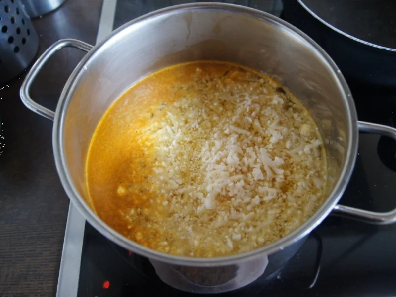 Wolfbarschfilet mit gebackenen Möhrenblüten und Curry-Erbsen-Blumenkohlreis - Rezept - Bild Nr. 2451