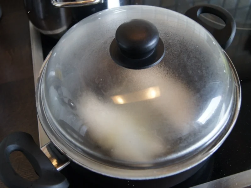 Wolfbarschfilet mit gebackenen Möhrenblüten und Curry-Erbsen-Blumenkohlreis - Rezept - Bild Nr. 2457