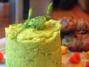 Gefüllte  Hackfleischröllchen im Baconmantel mit Bärlauch-Kartoffelpüree - Rezept - Bild Nr. 2