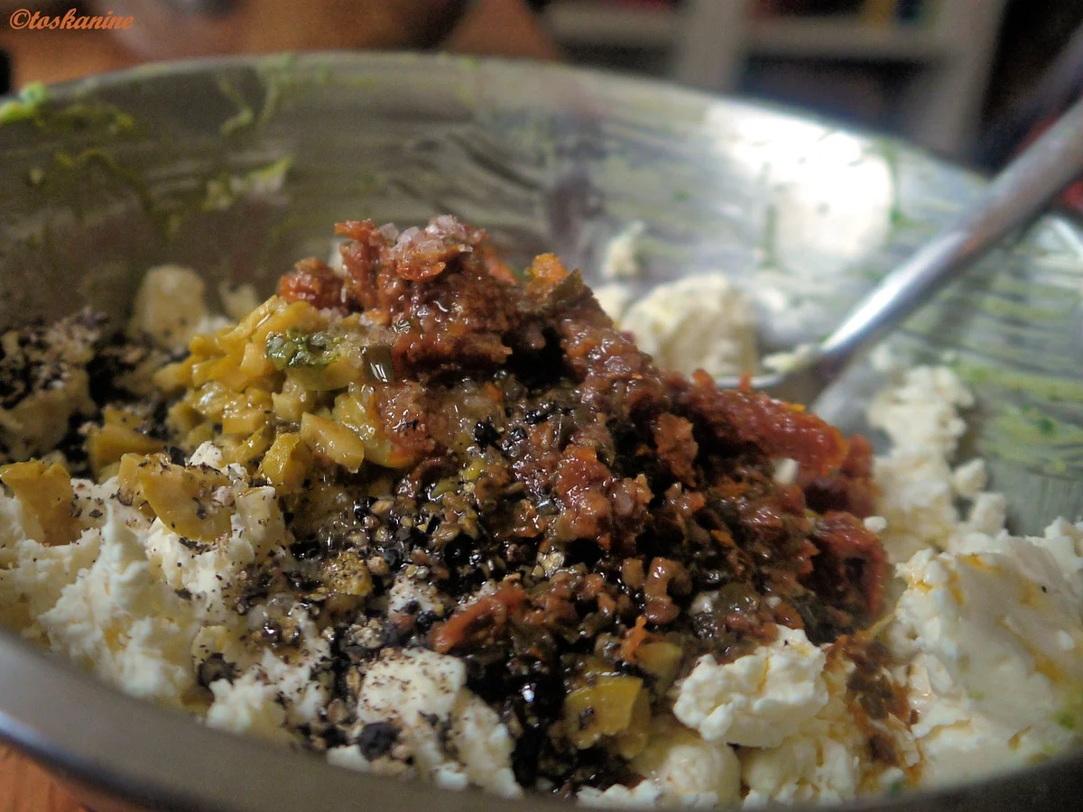 Rezept: Gefüllte Hackfleischröllchen im Baconmantel mit Bärlauch-Kartoffelpüree Bild Nr. 6 Gefüllte Hackfleischröllchen im Baconmantel mit Bärlauch-Kartoffelpüree - Rezept - Bild Nr. 6