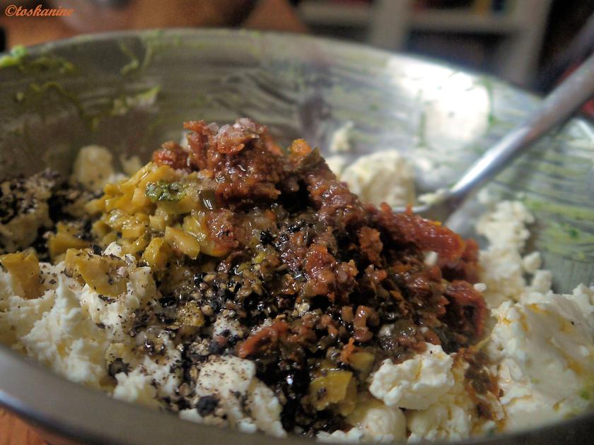 Gefüllte Hackfleischröllchen im Baconmantel mit Bärlauch Kartoffelpüree ...