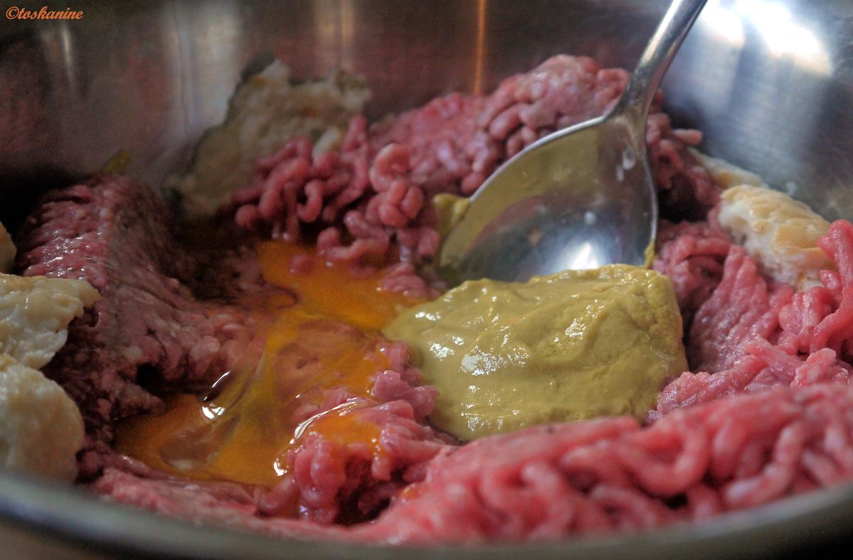 Gefüllte  Hackfleischröllchen im Baconmantel mit Bärlauch-Kartoffelpüree - Rezept - Bild Nr. 8