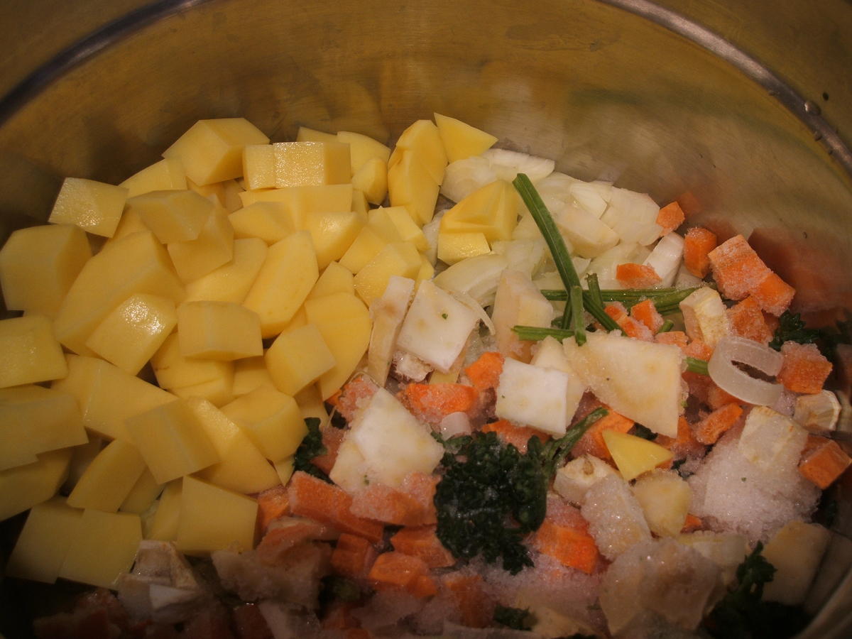 Suppen: Gemüsecreme mit Forelle und Flusskrebs - Rezept - Bild Nr. 2454
