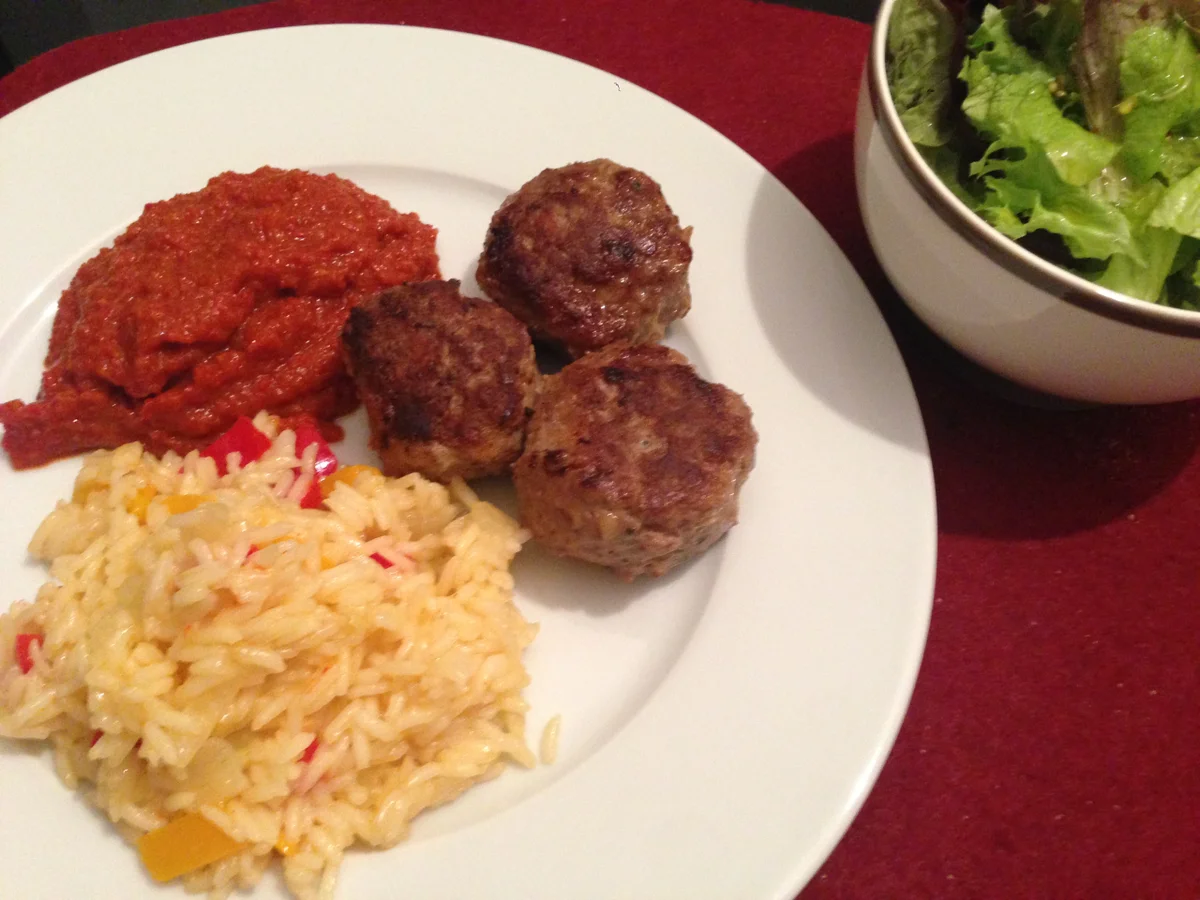 Buletten mit Paprikareis und fruchtiger Currysoße - Rezept - Bild Nr. 2463