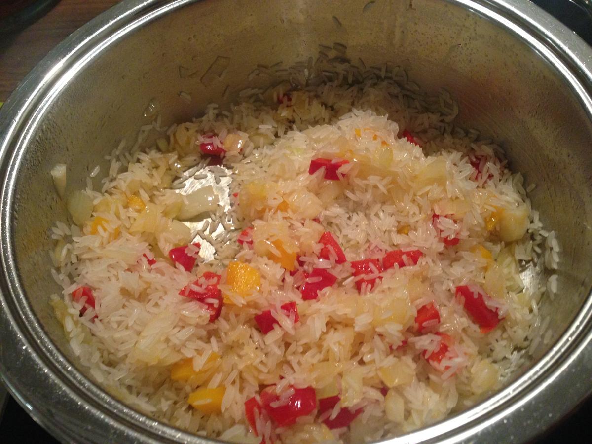 Buletten mit Paprikareis und fruchtiger Currysoße - Rezept - Bild Nr. 2466