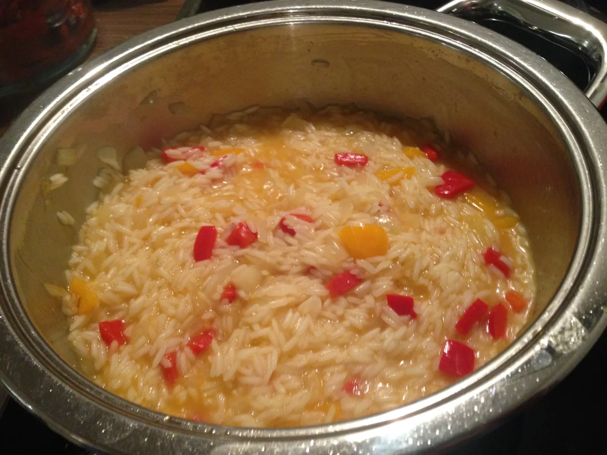 Buletten mit Paprikareis und fruchtiger Currysoße - Rezept - Bild Nr. 2468